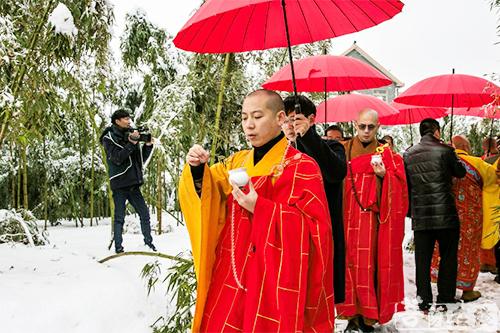 杭州瓶窑南山龙光寺举行地质勘探净地法会