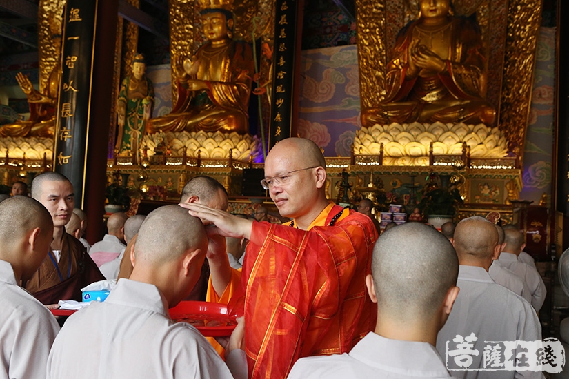 【高清图集】珠海普陀寺短期出家班学员剃度受戒 明生大和尚为众开示