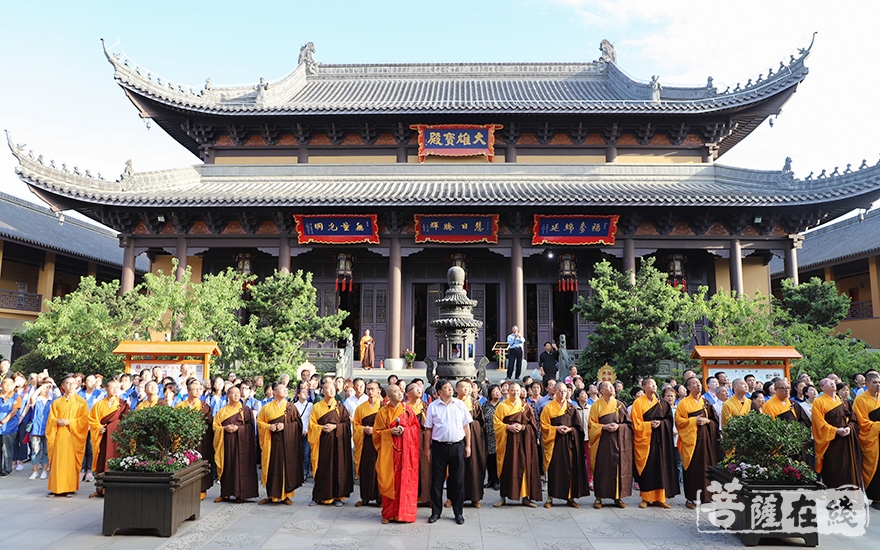 【高清图集】上海宁国禅寺举行升国旗仪式