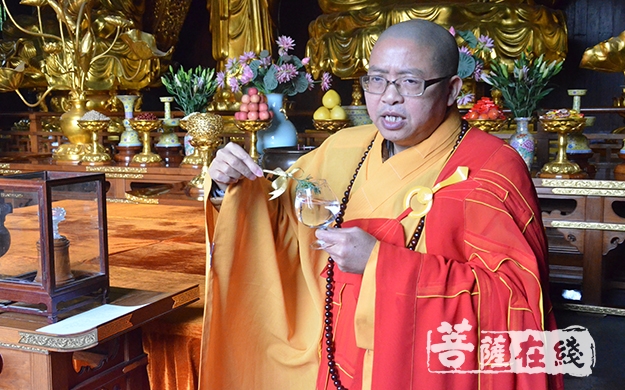 大德 世良大和尚,现任中国佛教协会理事,上海市佛教协会副会长