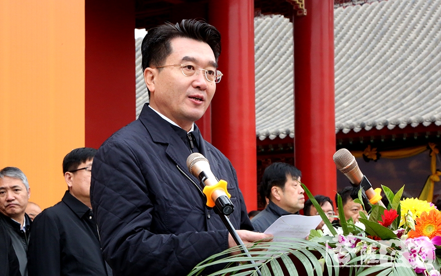 沈阳市副市长王广生代表市政府致悼词(图片来源:菩萨在线 摄影:妙梵)