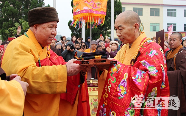 衡山白云寺举行寺院重修落成暨松良法师荣膺方丈庆典
