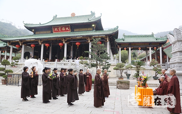 广东汕尾定光禅寺举行腊月初八三皈五戒法会