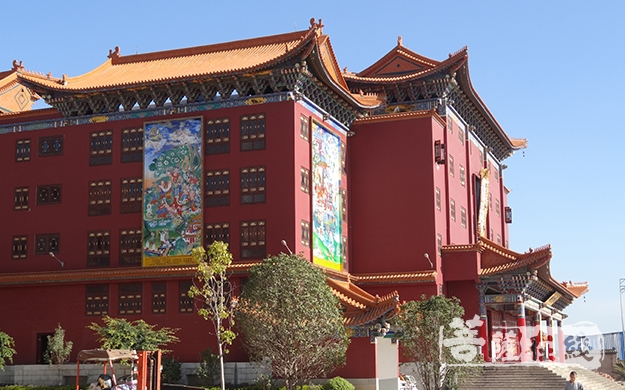 云南昆明宝华寺