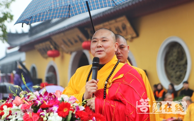 上海南山古寺方丈灵宏法师(图片来源:菩萨在线)