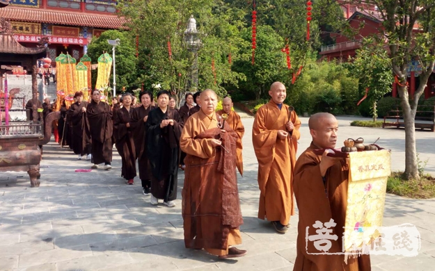 陕西汉中天灯禅寺举行浴佛祈福法会