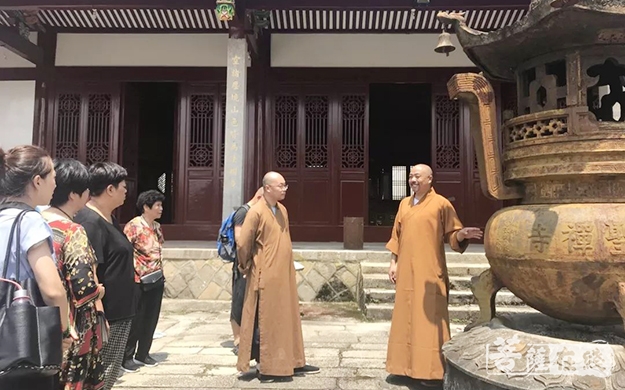 8月18日,浙江省金华市佛教协会会长,永康普明禅寺住持明修法师,浙江省