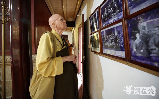 美国万佛城恒实长老一行回云居山真如禅寺礼祖 菩萨在线