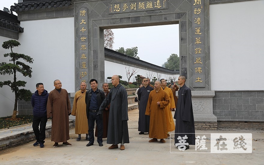 舟山市嵊泗县委统战部副部长魏东升赴湖州法华寺参访交流