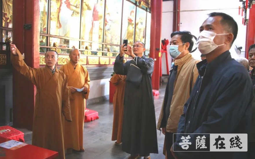 法师与学僧寮房,斋堂,吉藏讲堂等处,栖霞山佛学院全体法师还与参访团