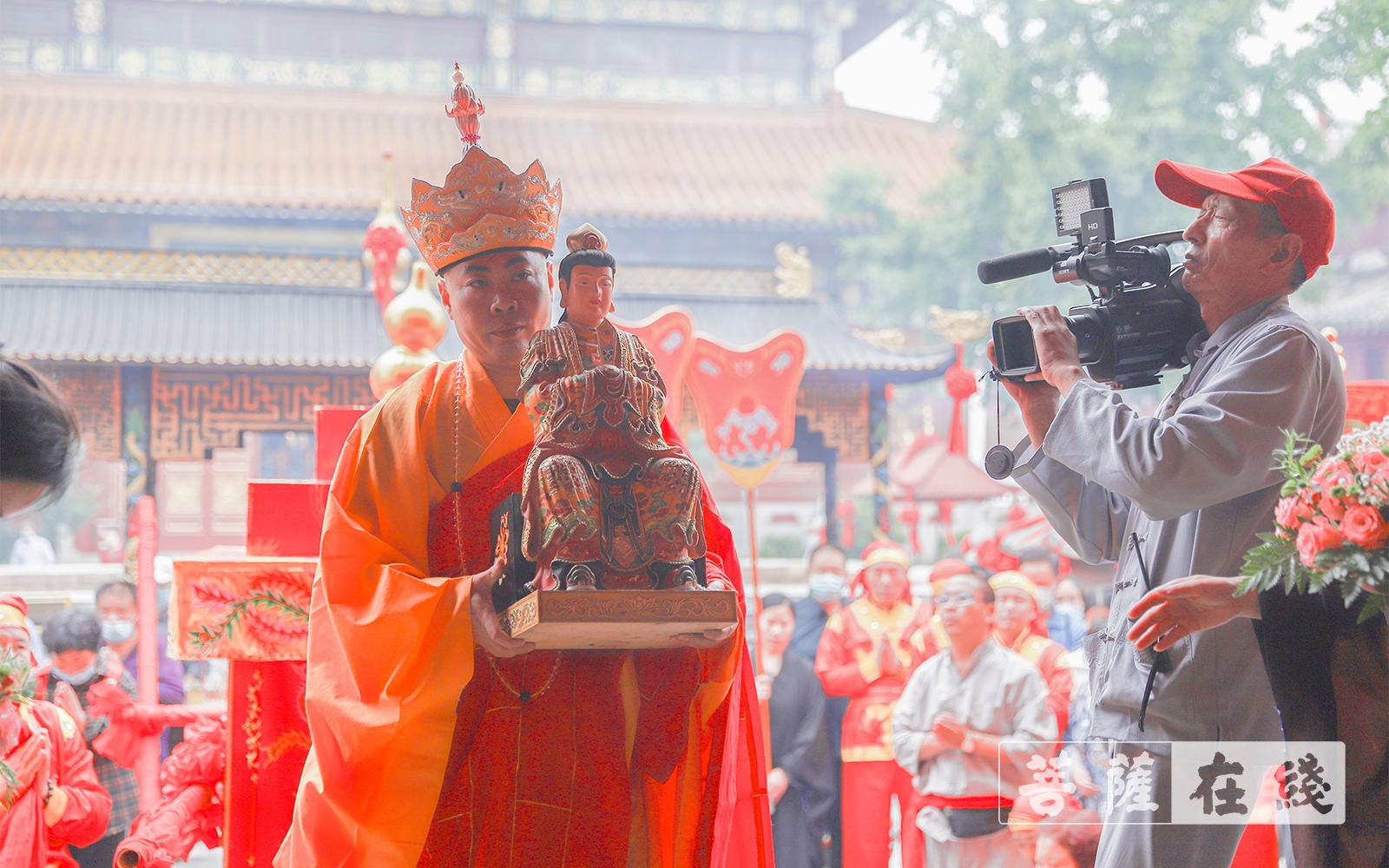 徐州泰山寺举行朝山祈福暨泰山奶奶出巡法会