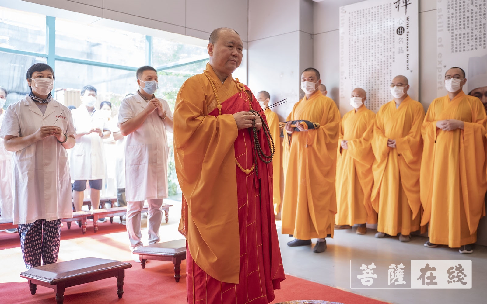 洒净仪式由上海玉佛禅寺方丈觉醒法师主法.