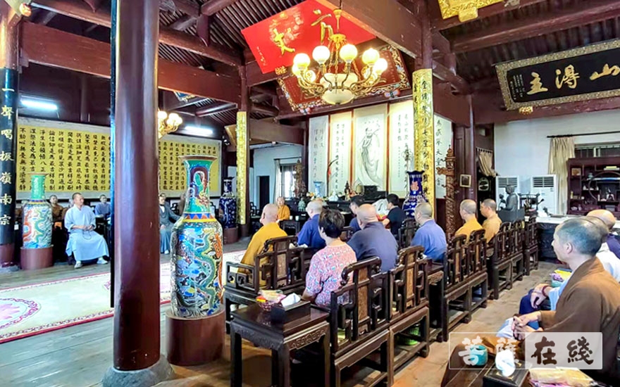 乐清市佛教协会红色之旅一行参访宁波天童禅寺