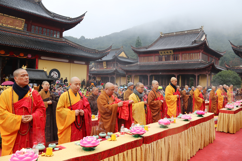 【高清图集】浙江宁海慈云佛学院举行大雄宝殿上梁祈福法会