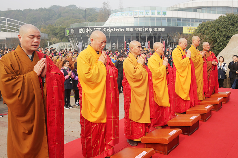 【高清图集】太姥山平兴寺世行老和尚追思荼毗法会 万众同悲恭送长老