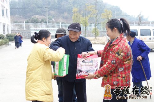 庐山东林寺慈善护生会济贫恤孤关怀弱势群体