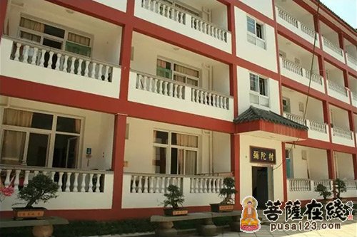 福建资国寺关爱老人 善待明天的自己 - 菩萨在