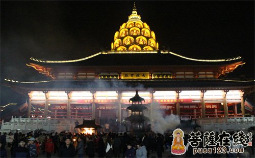 除夕之夜 常州市淹城宝林禅寺撞钟祈福迎新年 — 菩萨在线