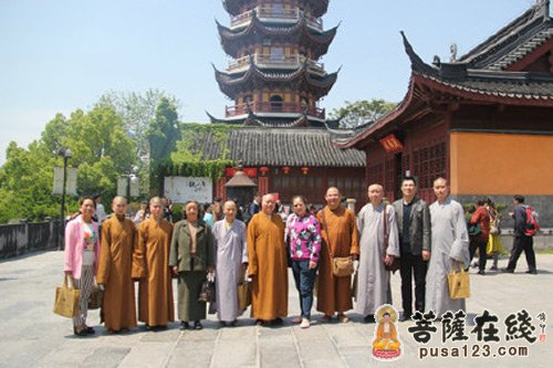 鸡鸣寺住持,佛学院院长莲华法师及佛学院主要负责人在胭脂斋