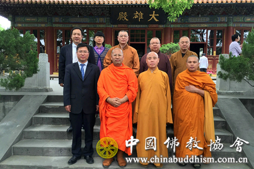 广济寺住持演觉法师在怀远堂会见沙威副校长一行沙威副校长一行在广济