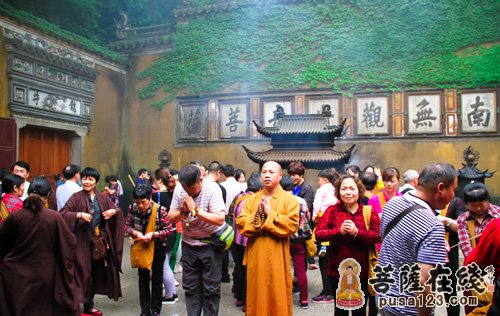 浙江绍兴夏履万福寺湛智法师一行普陀山朝圣心