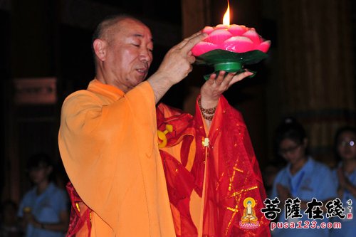 合卢寺副寺悟航法师传灯法会主法
