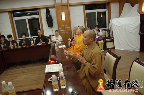 海宁惠力寺朝圣团朝拜安徽九华山地藏菩萨道场