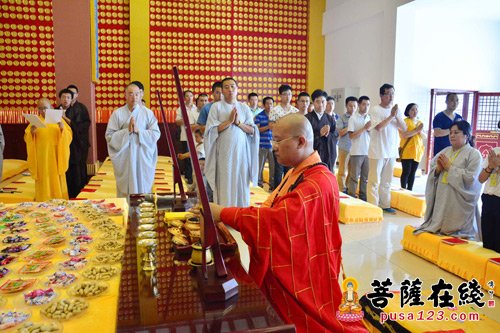 法会由兜率寺住持明月法师慈悲主法,明月法师开示