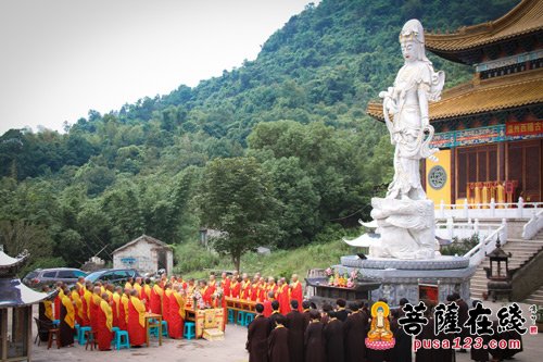温州西隐古寺盂兰盆节报恩水陆法会放生仪式举行