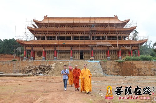 缅甸国僧伽委员会国家级僧侣负责人格利亚那一行参访晋宁宝泉寺