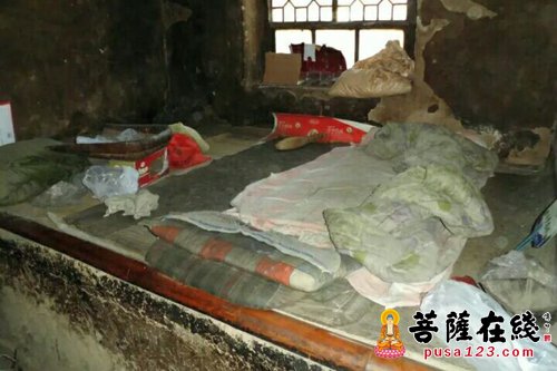 德圣堂志愿服务队前往唐县贫困山区慰问