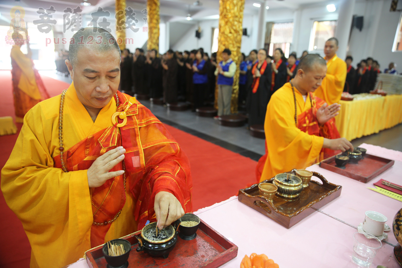 【高清图集】 上海会龙寺第四期皈命佛七法会第7日:照闻法师开示佛陀