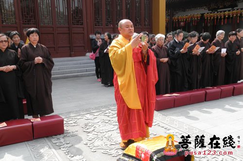 来自各地的居士信众参加了本次活动