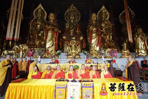 十师为新戒授比丘戒