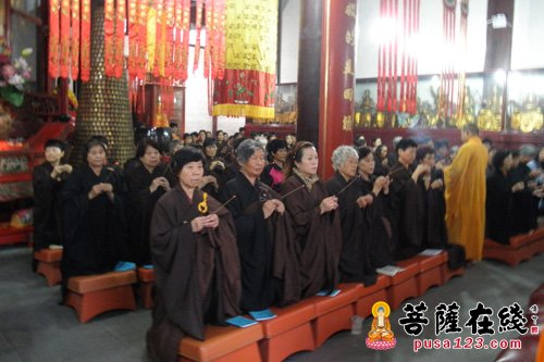 两序大众诚心诵经