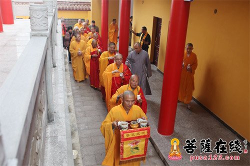 安徽含山八宝禅寺举行大雄宝殿落成全堂佛像上位暨念佛堂上梁庆典法会