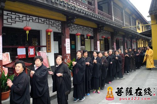 共一百多位信众参加