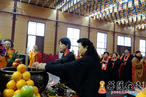 护法居士拈香祈福