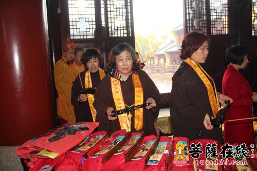 虔诚信众