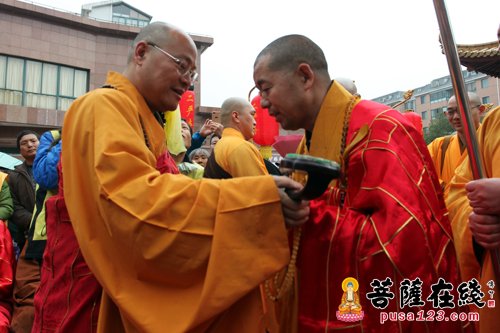 江苏省佛教协会会长,金山江天禅寺,焦山定慧寺方丈心澄大和尚为智能