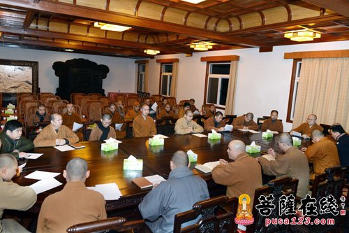 普陀山佛教协会组织各科室学习僧众请假制度