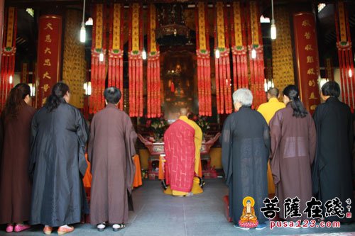 上海性觉寺举行观音菩萨成道大悲忏法会