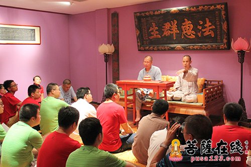 南岳佛教三德讲堂法师为游客提供佛法讲座