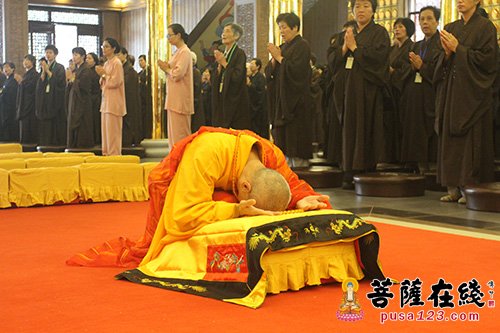 上海会龙寺2016第四期佛七第四天:仁焕法师开示《跟上