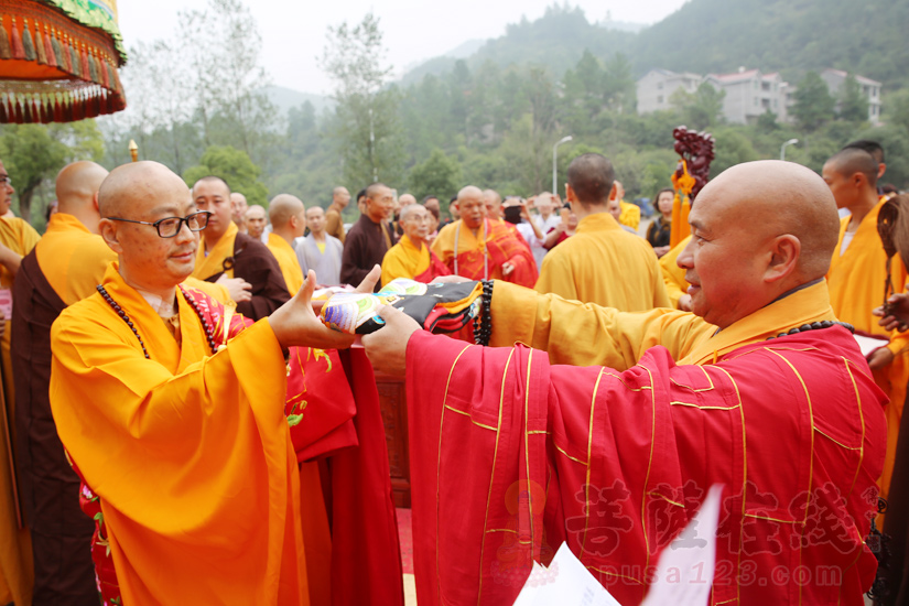 【高清图集】江西上饶博山能仁禅寺举行觉海法师荣膺方丈庆典法会