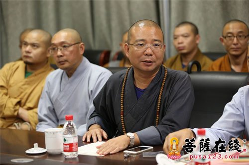 桐乡市佛教协会会长,福严寺住持乘心法师等一行39人赴湖州法华寺参观