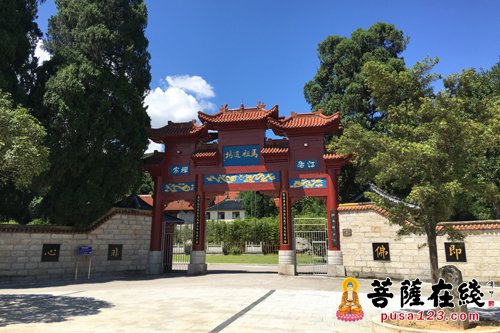 江西省靖安县宝峰禅寺冬季禅七正式起七