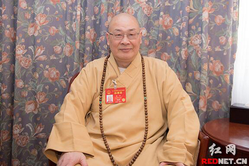 全国人大代表,中国佛教协会副会长圣辉法师