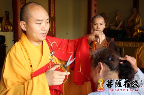 大冶目连寺举行短期出家剃度仪式 文慧法师慈悲开示