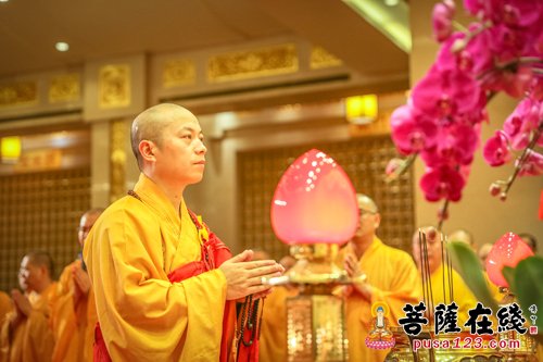 玉佛配玉珠项链图片 兰州成都重庆绵阳西安等地震感强烈